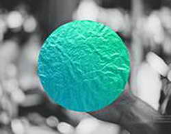 Xiaomi представила ультратонкий магнитный пауэрбанк на 5000 мАч с беспроводной зарядкой