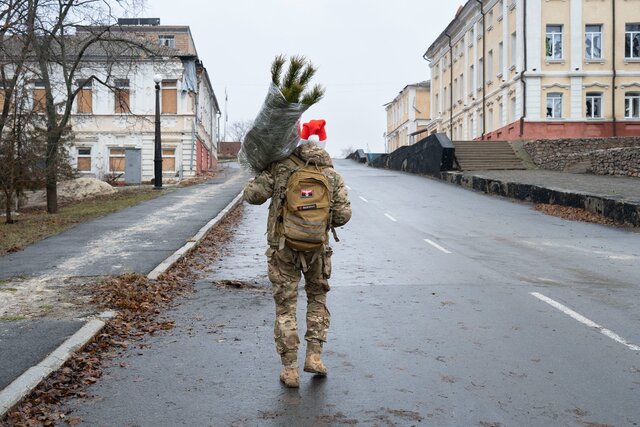 Война. Тысяча сорок второй день. Россия нанесла массированный удар по Украине. Морской дрон ВСУ попал ракетой в российский вертолет